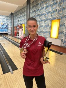 Jauniešu Boulinga Tūre A grupas 8.posma uzvarētāja - Liāna Ponomarenko
